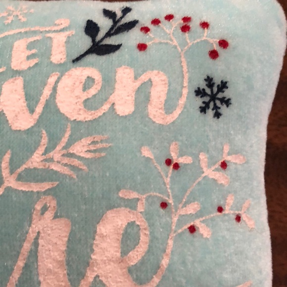 2 Christmas themed soft decorative hanging pillows - Picture 5 of 16